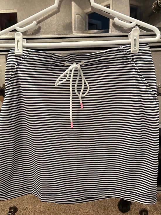 Vineyard Vines Dresses & Skirts - Vineyard Vines Navy and White Striped Drawstring Mini Skirt.  Size small